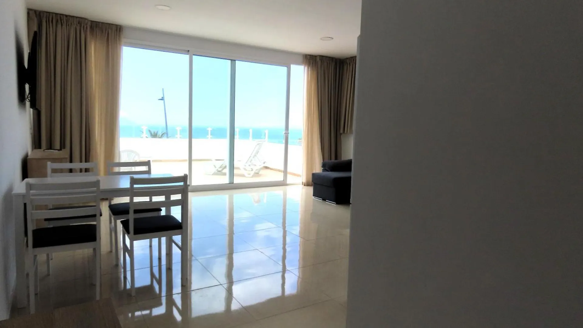 Suncanarias Apartamentos Cristal Playa La Arena بويرتو دي سانتياغو شقة