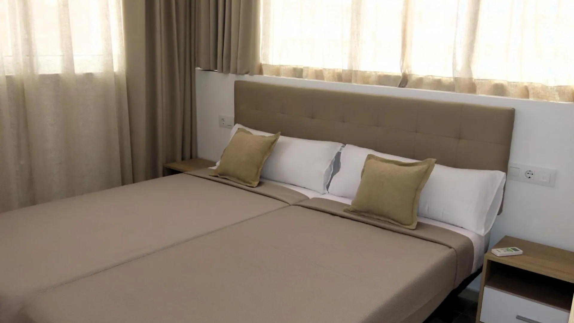 Suncanarias Apartamentos Cristal Playa La Arena بويرتو دي سانتياغو إسبانيا
